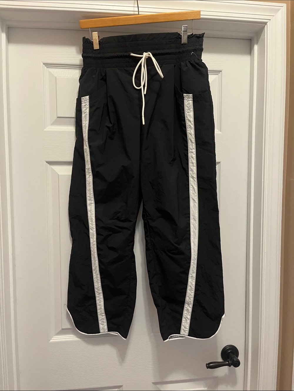 NWOT Free People Movement woven crop pant